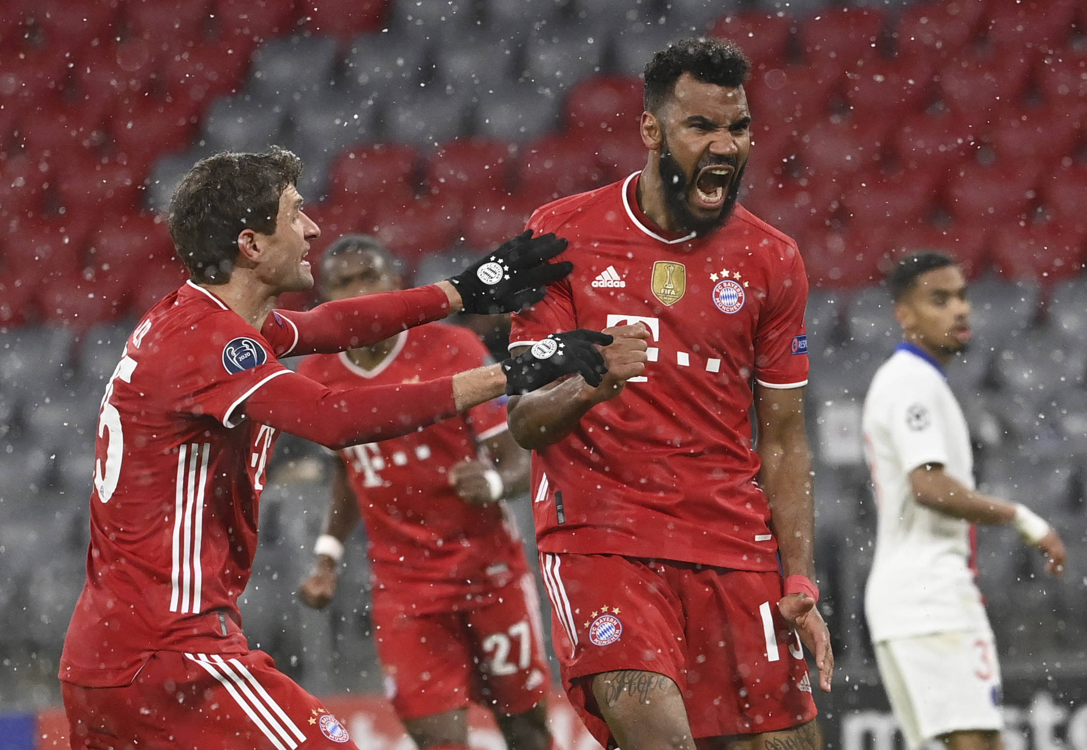 利物浦与桑德兰战平，萨拉赫替补登场未改劣势，桑德兰防守严密，最终以1比1告终。（利物浦1-1桑德兰：萨拉赫替补未能改写局势，桑德兰防线稳固）