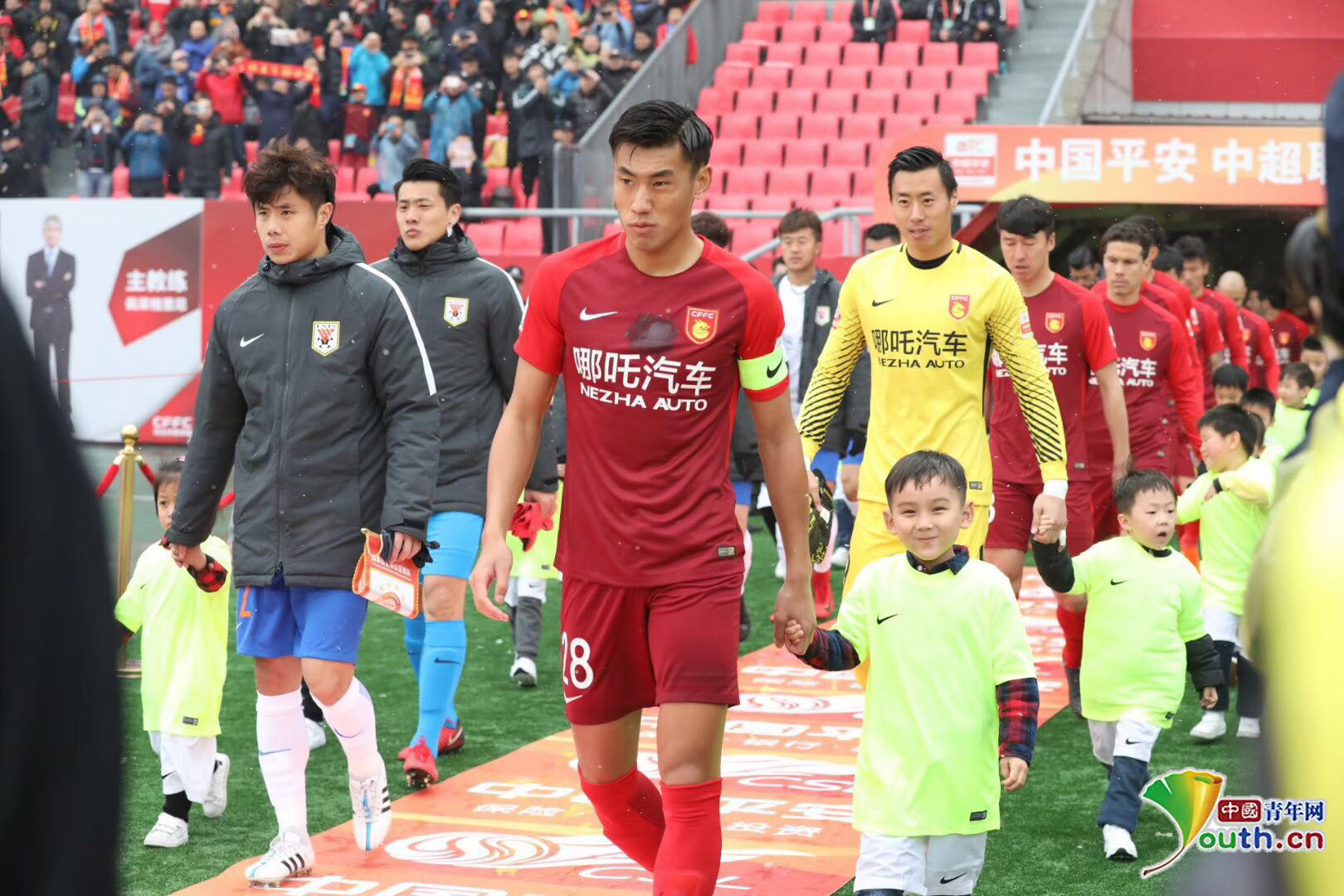 李嗣镕：在场上一点也不紧张，就想为津门虎队奉献自己的全部（李嗣镕：比赛毫不紧张，只想为津门虎队倾尽全力）