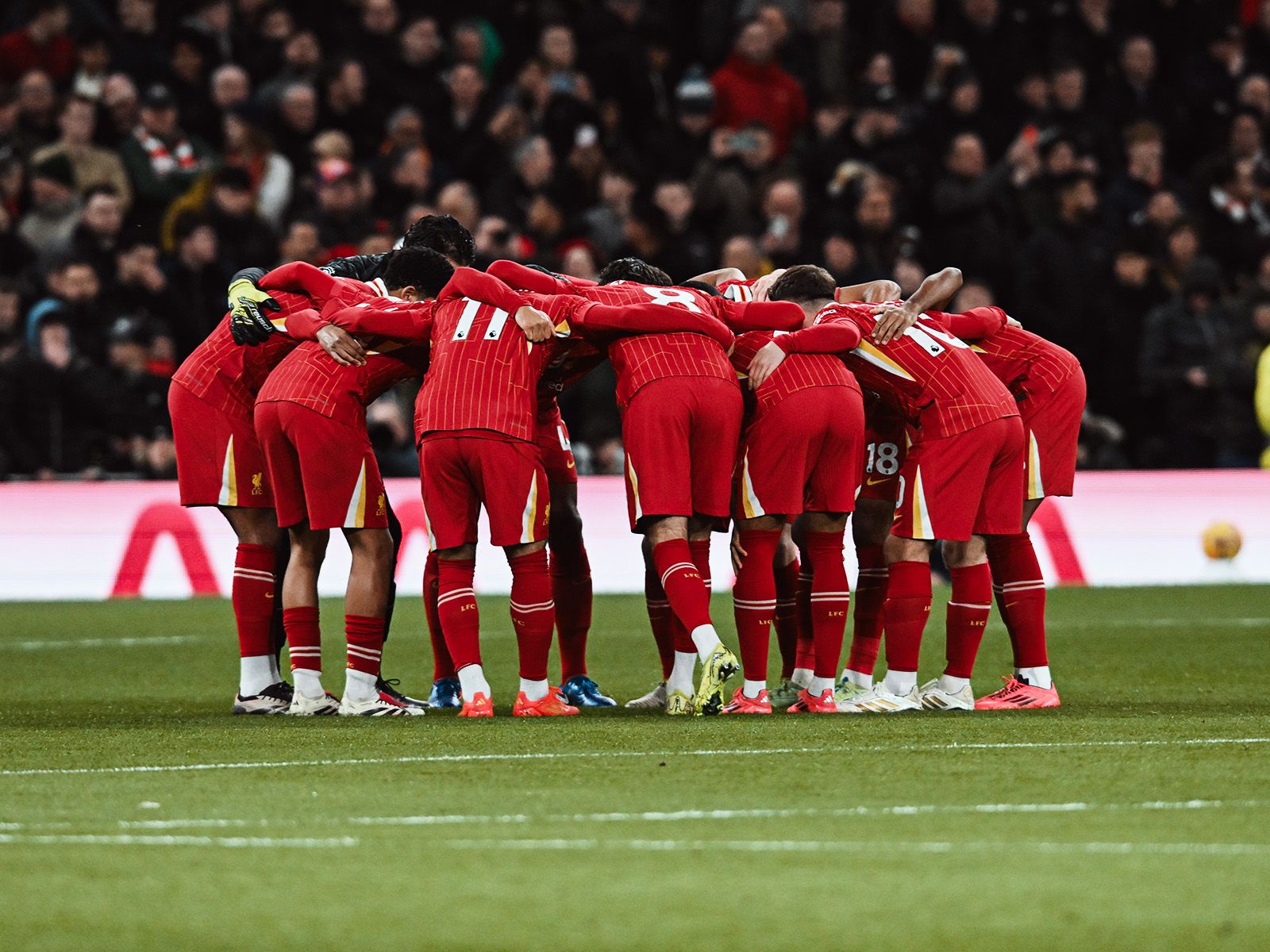 快攻从后场发起一气呵成（后场发动快攻，行云流水）