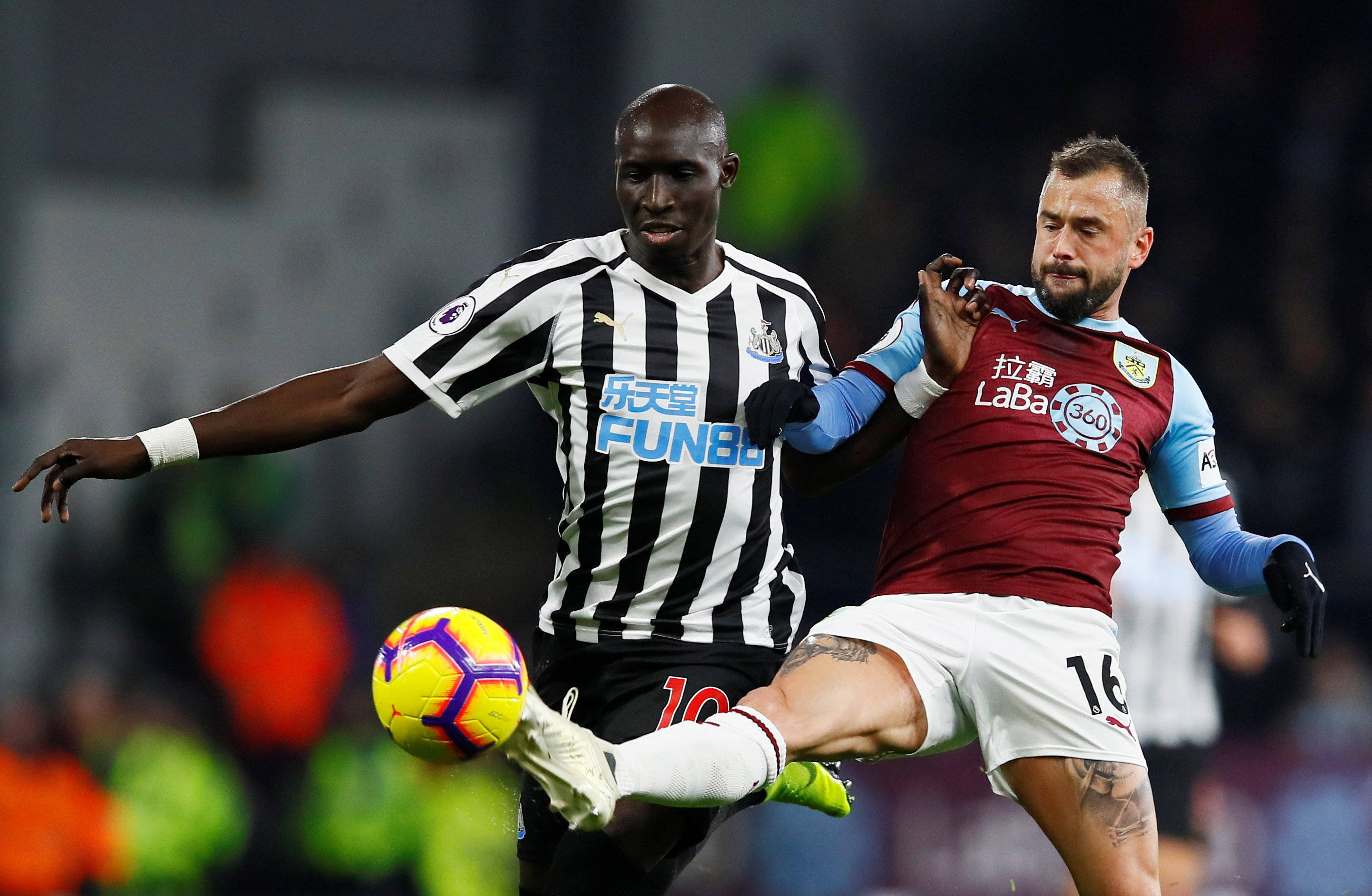 官方：拜仁边锋奥利塞当选德甲11月最佳球员（官宣：拜仁翼锋奥利塞荣膺德甲11月最佳球员）