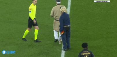 利物浦vs诺丁汉森林：阿利松、伊萨克首发，埃基蒂克替补（利物浦迎战诺丁汉森林：阿利松、伊萨克先发，埃基蒂克替补待命）